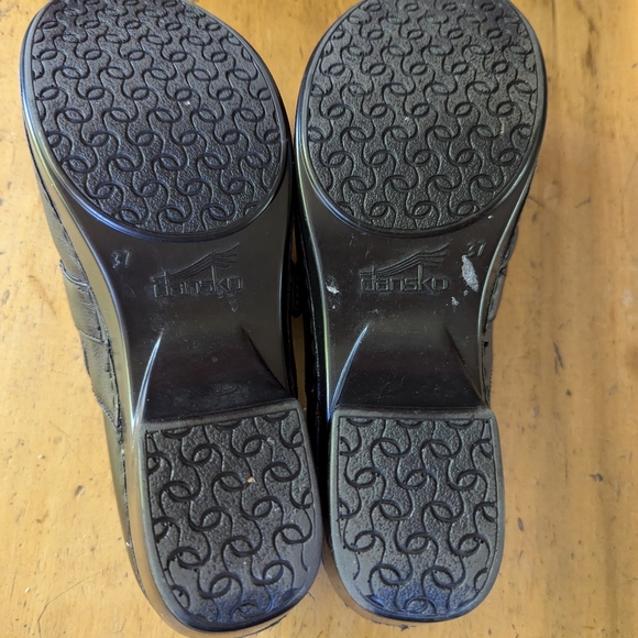 Dansko shoes - Picture 3 of 5